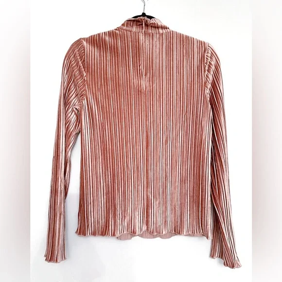 J.O.A. Los Angeles Revolve Pleated Mock Neck Velvet Top Baby Pink Size Small JOA - Picture 3 of 9